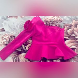 One shoulder rose 🌹 top